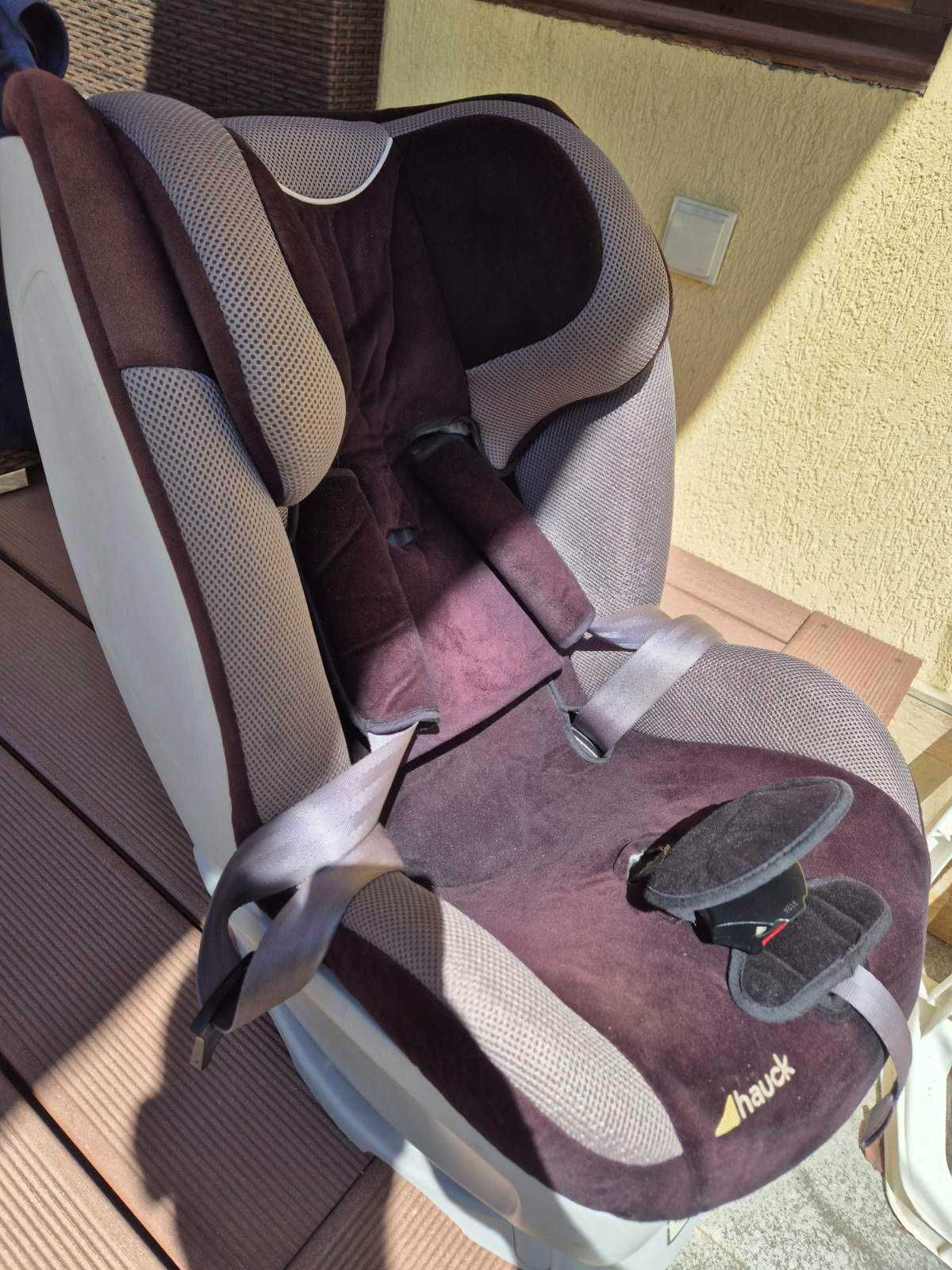 Столче за кола 0-18 Hauck, Isofix, и за обикновен колан, функция сън