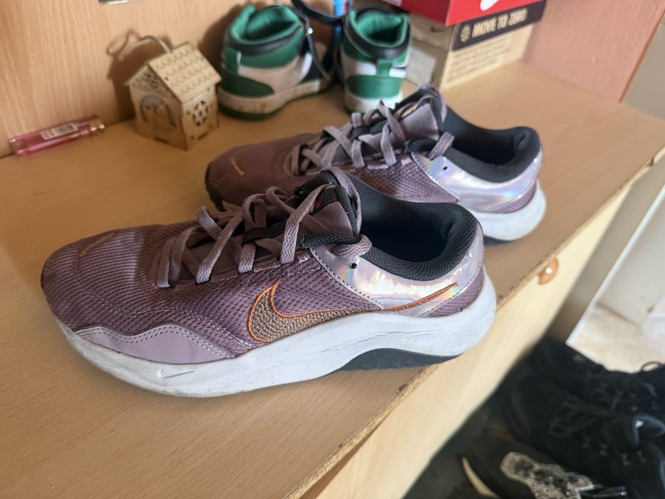 Маратонки Nike 39 размер