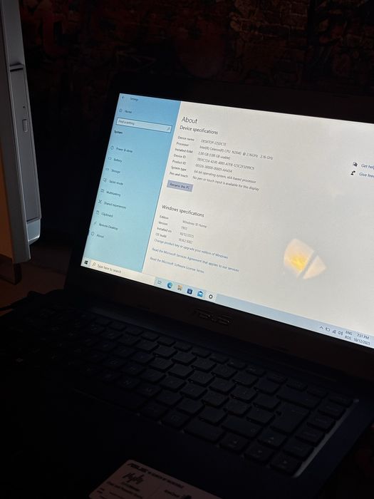 vand laptop ASUS VivoBook R417M