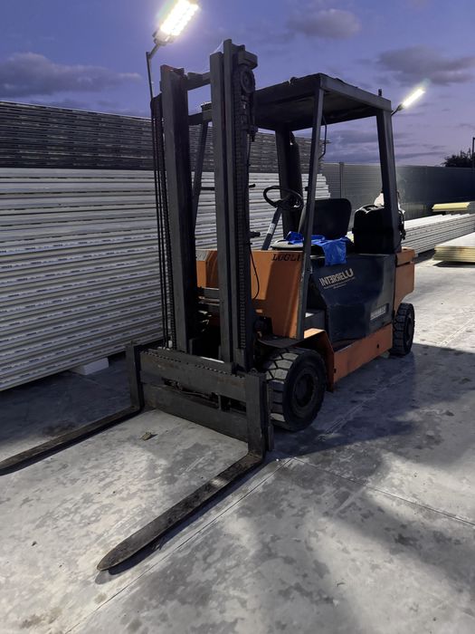 Vand stivuitor 2,5 T