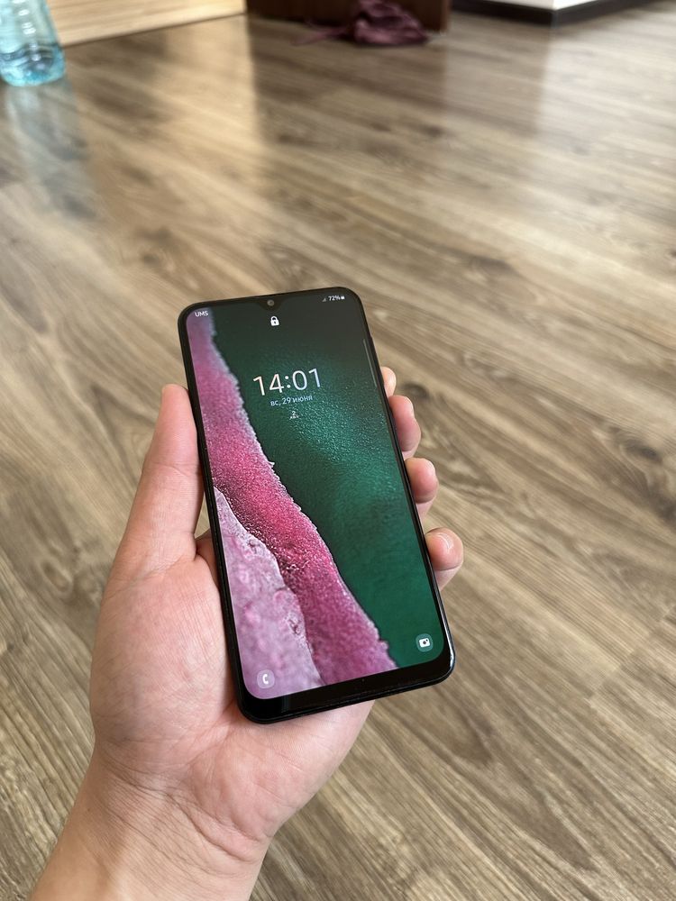 Samsung a20 holati ideal juda tiniq turibdi