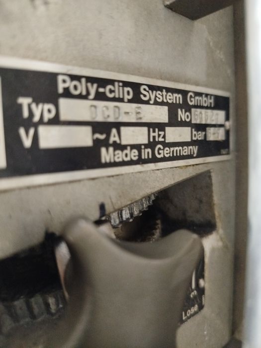 Колбасное оборудование клипсатор полу автомат Poly-clip