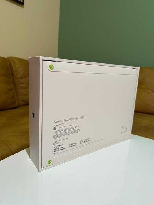 НОВИ лаптопи Apple MacBook Air 2025 15-inch, M4 chip, 16GB RAM, 256GB