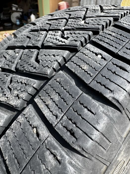 Шины 3 зимние и 1 летняя