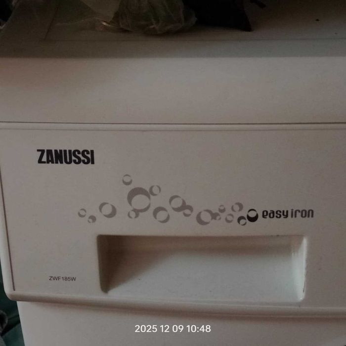 Стиральная машинка ZANUSSI eazy iron, ZWF 185W.