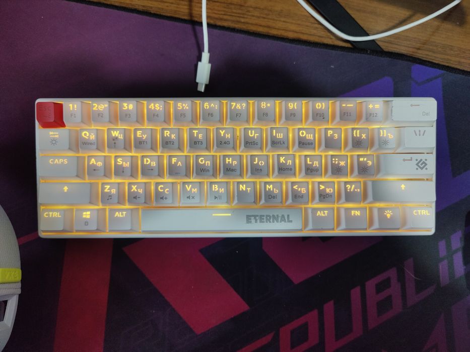 Игровая белая механическая клавиатура defender eternel