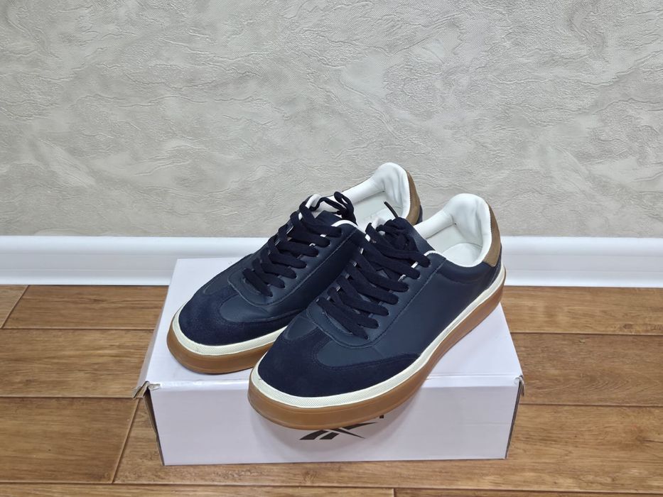 Мужской кроссовкалар сатылады