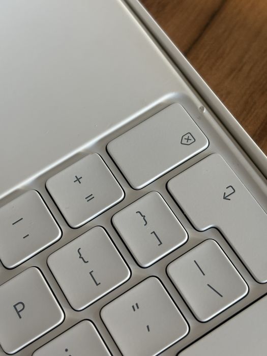 Apple Magic Keyboard / 12.9 inch / White / Foarte bun