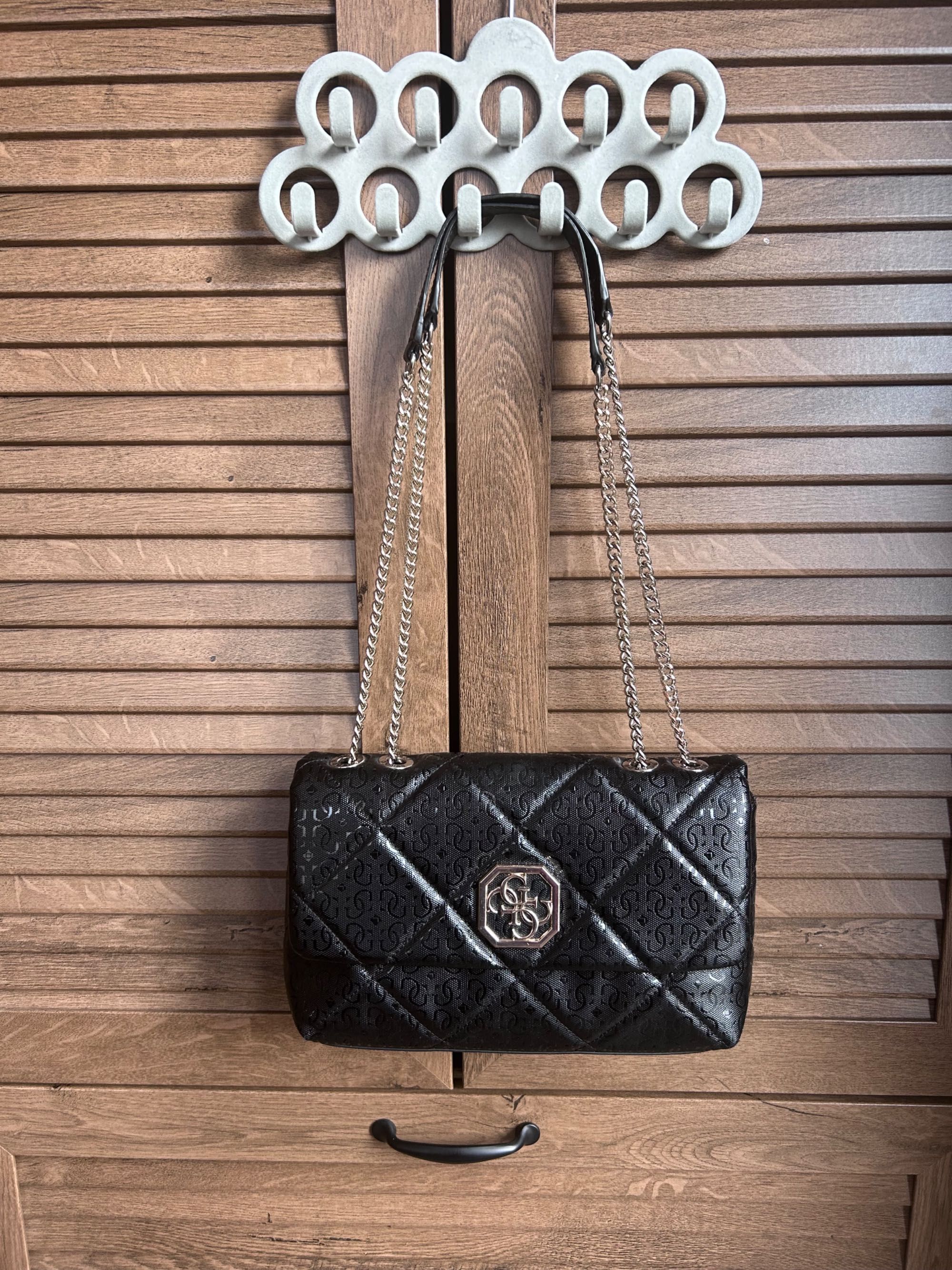 Чанта Guess за рамо