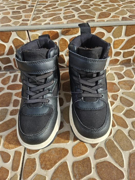 Ghete H&M waterproof,sport ,marimea 29