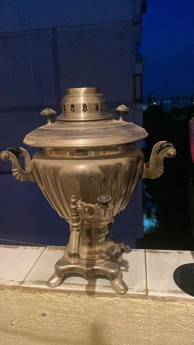 Продавам ретро сет за декорация - самовар, цвете и съд само за 19 лв