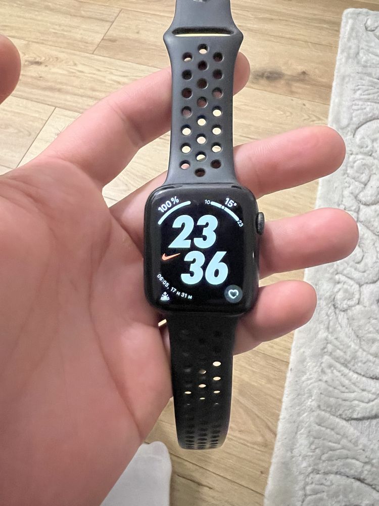 Apple Watch Nike  seria 5 44mm