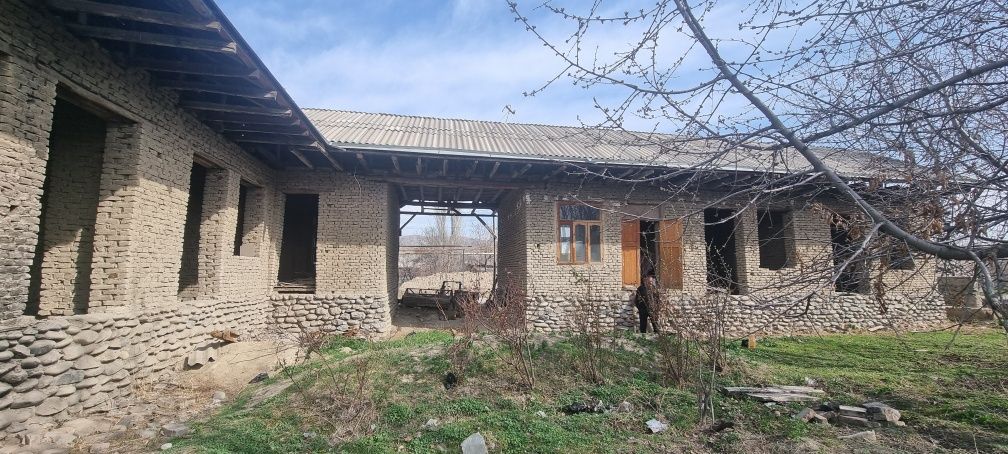 Arzonga zudlik bilan sotiladi! Ховли уй сотилади 10 сотих