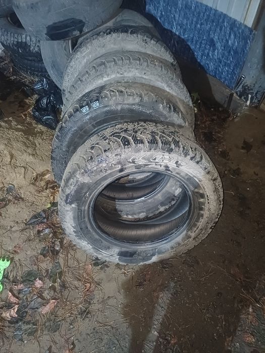 Продам шину 205/65/15