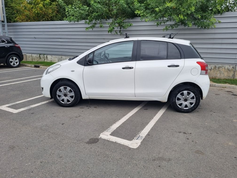 Toyota yaris 2010