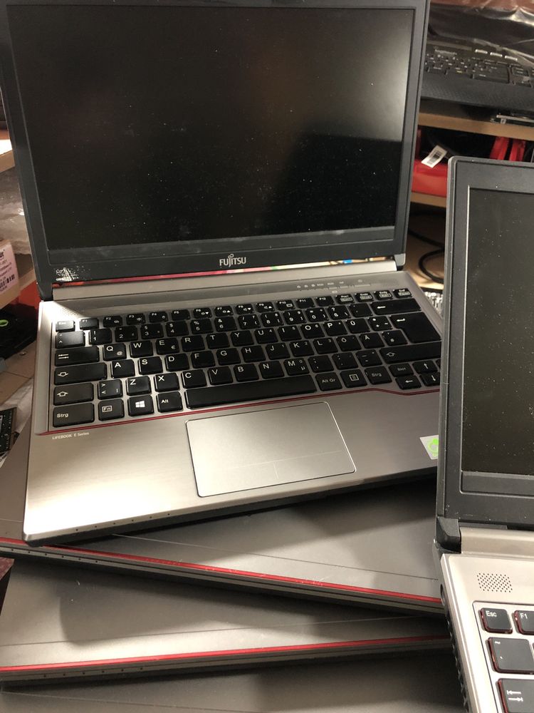 Dezmembrez laptop fujitsu lifebook E734