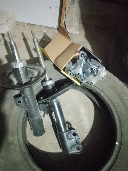 Камрига 2 стойк сатылады,2шарви хайлюкске