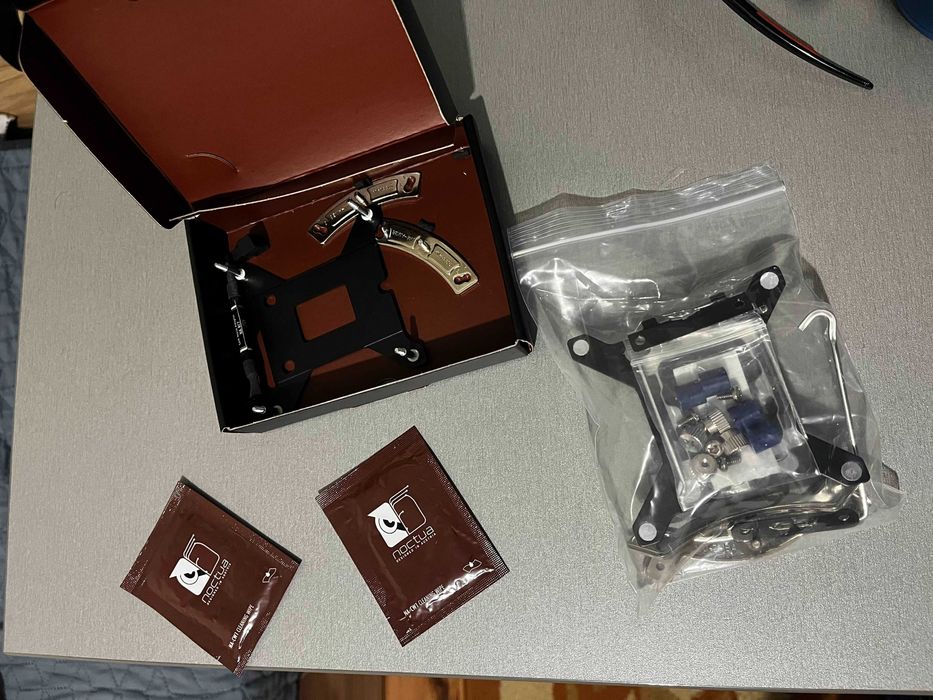 Noctua NH-D15S + 2x LGA1700 mounting kit (възможни липси по китовете)