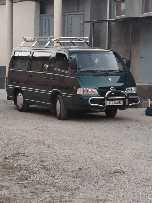 Istana sotiladi 2003 radnoy 50.000 km yurgan