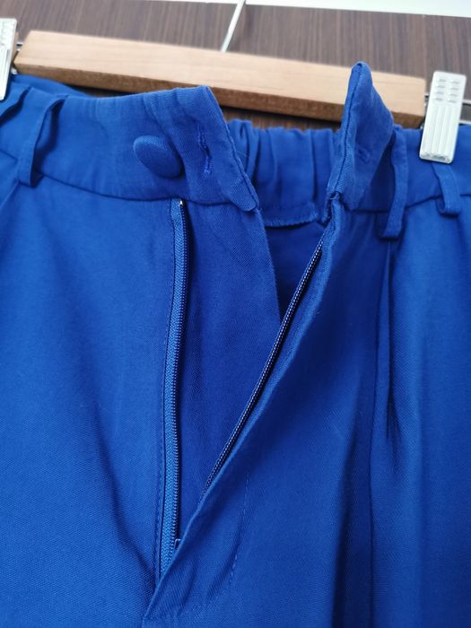 Pantaloni noi Motivi