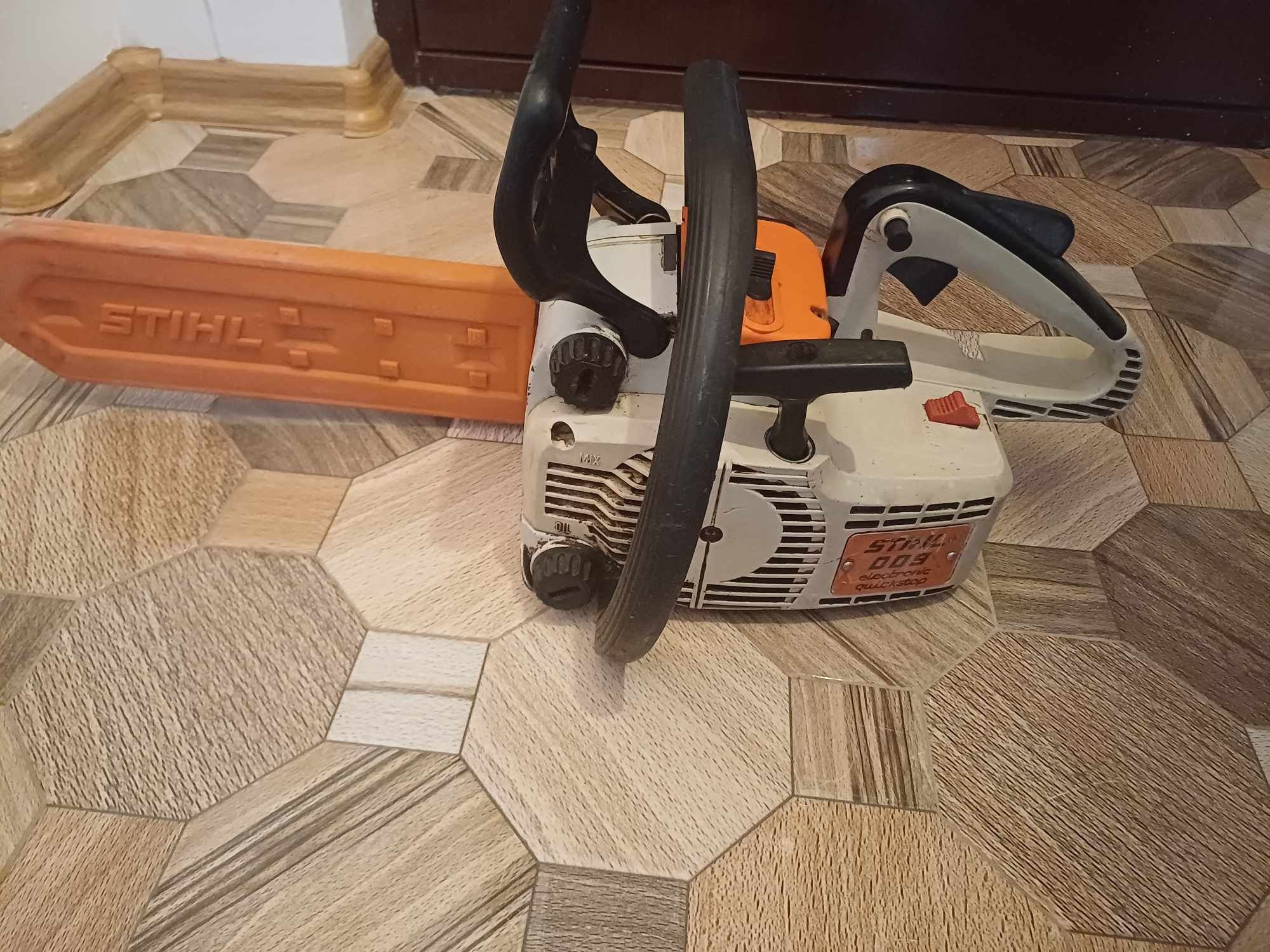 Drujbă Stihl în bună stare de funcționare