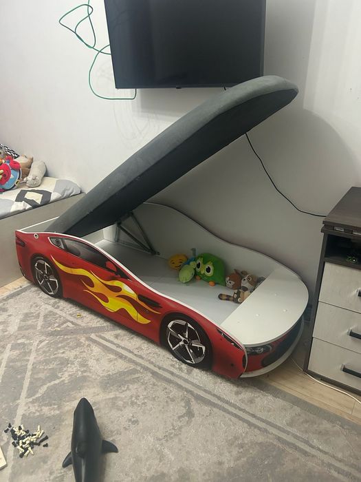 Детская кровать-машинка Бельмарко. Цвет красный. ШД 70 см х 160 см