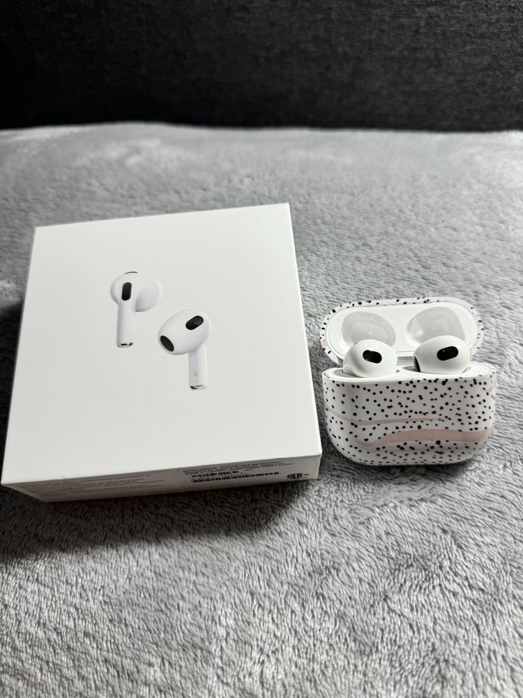 Air pods 3 lightning case