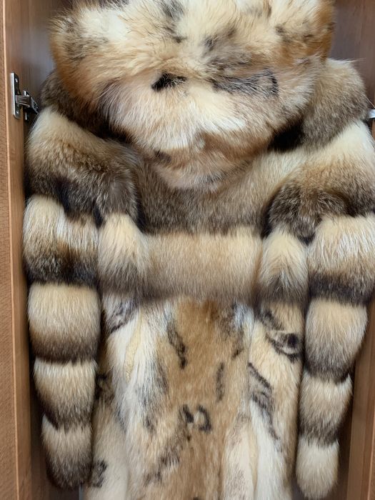 Шуба лисый мех, новый носила 1-2 раза , размер стал меньшее,