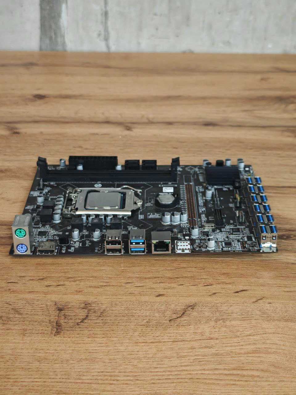 Материнскую плата BTC B250C  LGA1151  DDR4