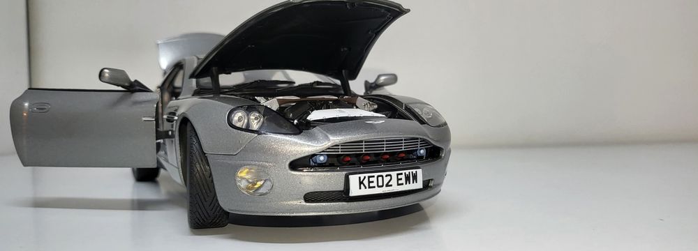 Machetă Aston Martin V12 1/18 The Beanstalk