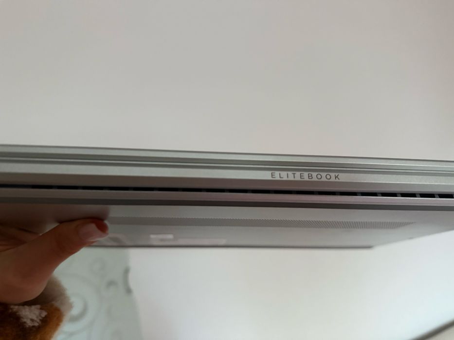 Laptop HP EliteBook 840 AERO G8 - Full HD, Performanță Business