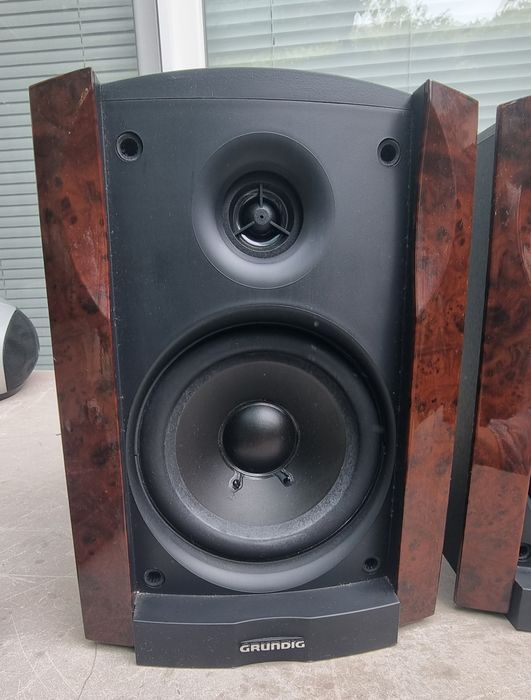 Чифт колонки Grundig