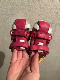 Бебешки сандали 20 номер