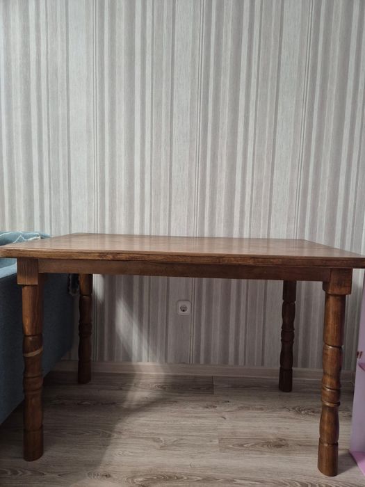 Продам стол