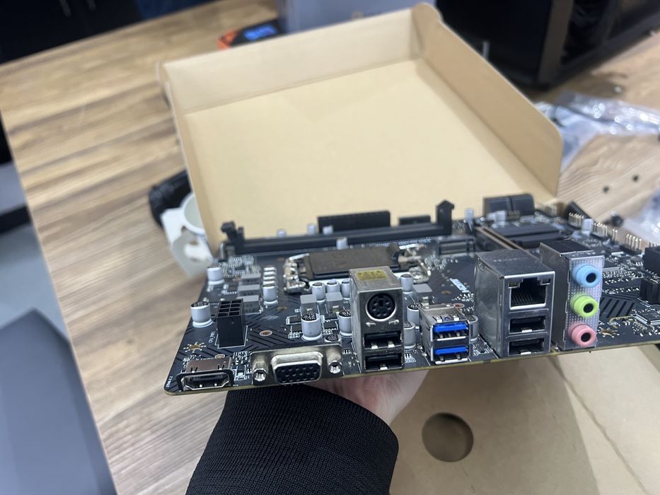 Продается Материнская плата MSI Pro H610M-E