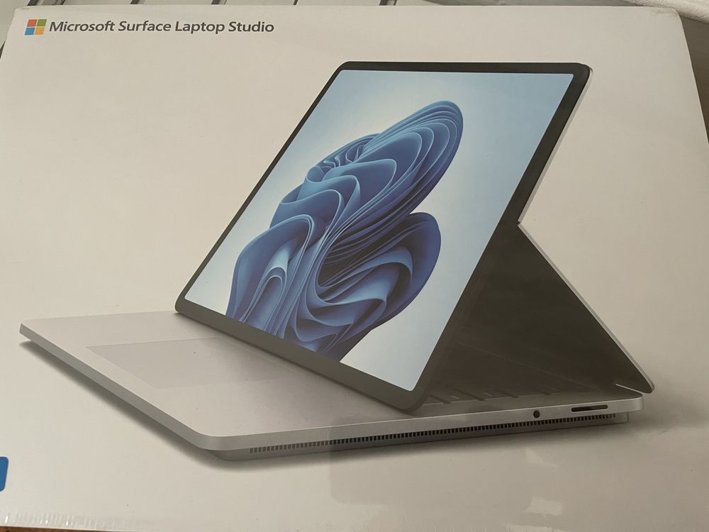 Microsoft Surface Laptop Studio   i5/16/256