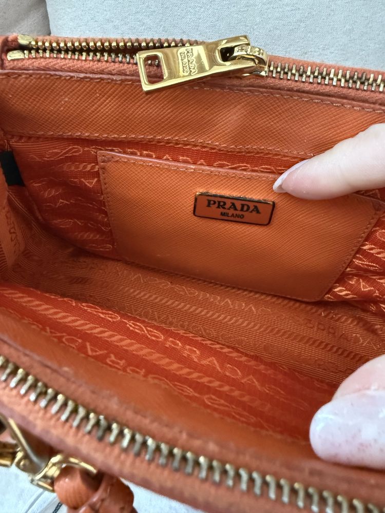 Оригинална чанта Prada естествена кожа