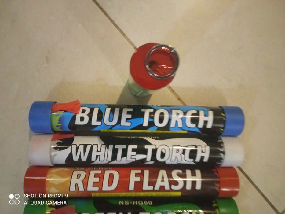 Torțe și fumigene