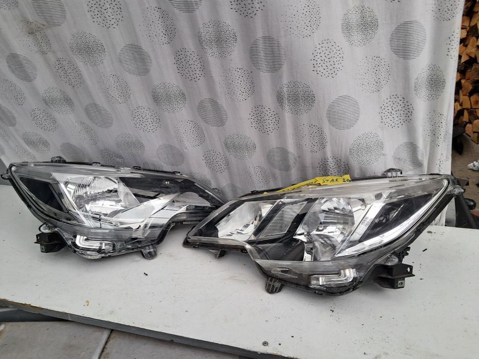 Фар Mitsubishi Spaсe star