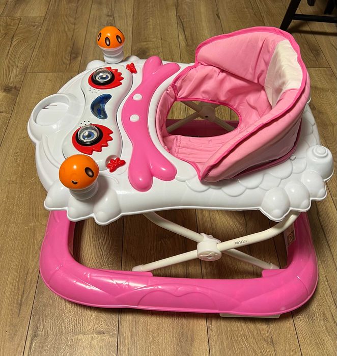 Бебешка проходилка Bertoni с музикална функция