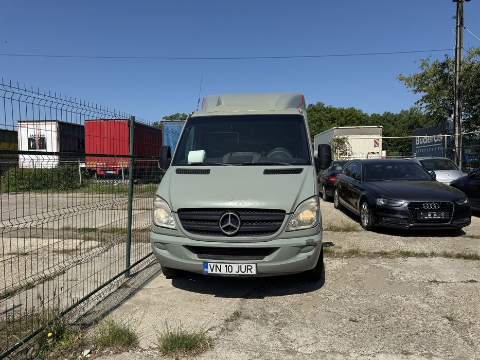 Ansamblu Mercedes Sprinter si platforma