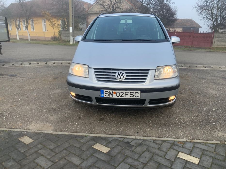 Vând sau schimb sharan 2008