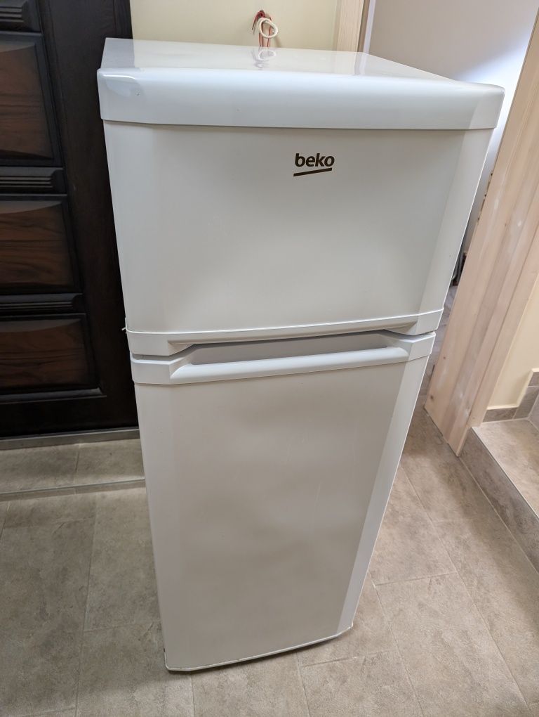 Хладилник с горна камера Beko DSA25020