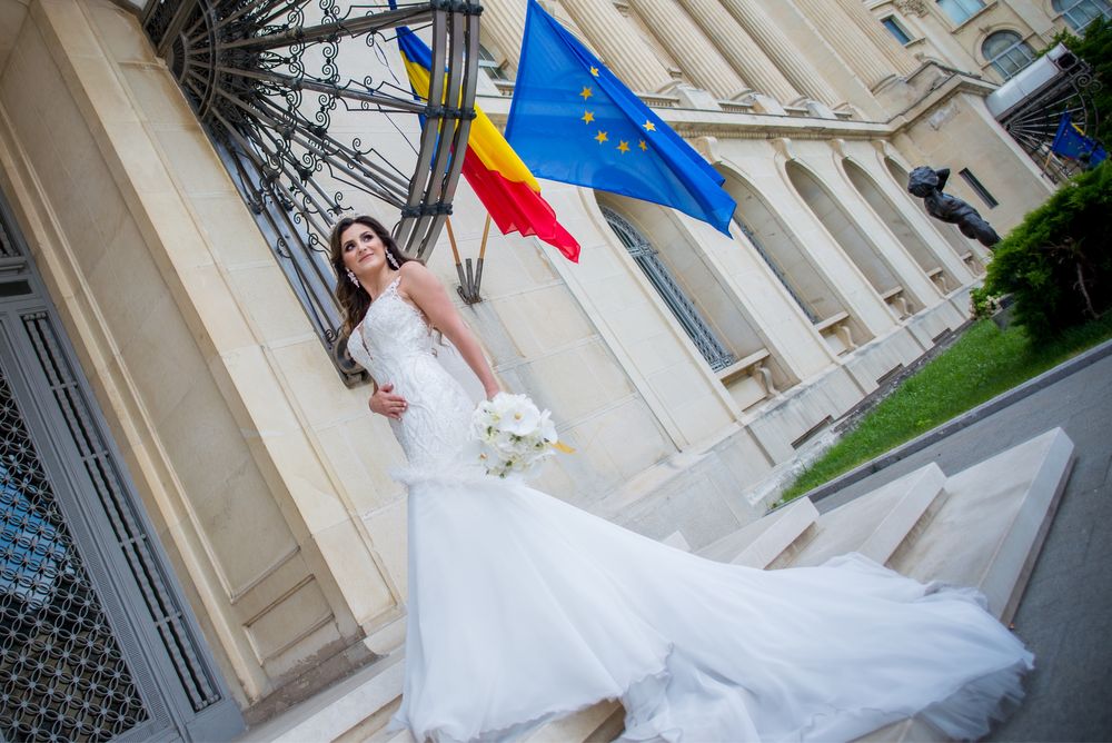 Rochie mireasa Maya Fashion custom cu pene si matase