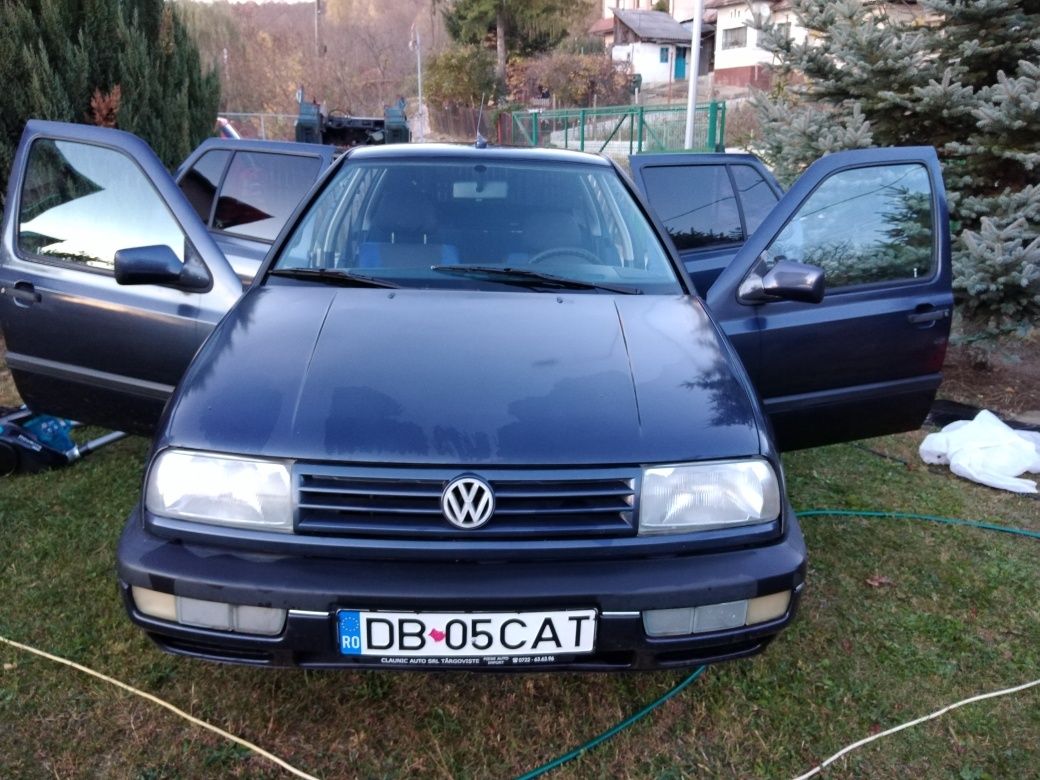 Vând VW Vento 1.8