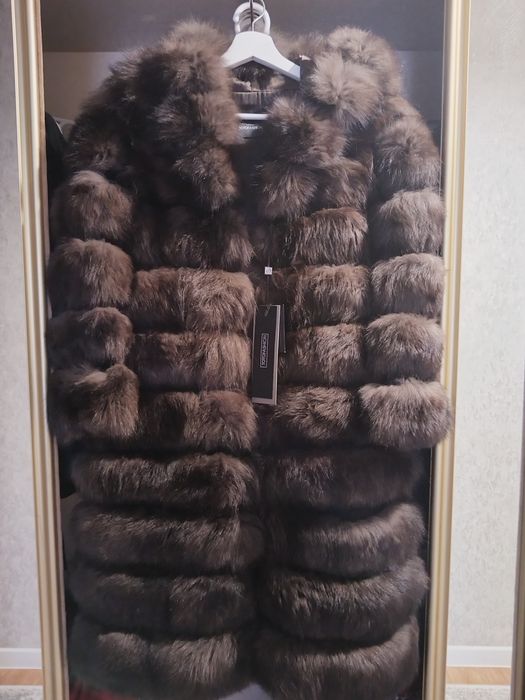 Продам. Новый. Размер 44. Цена 40000 тенге.