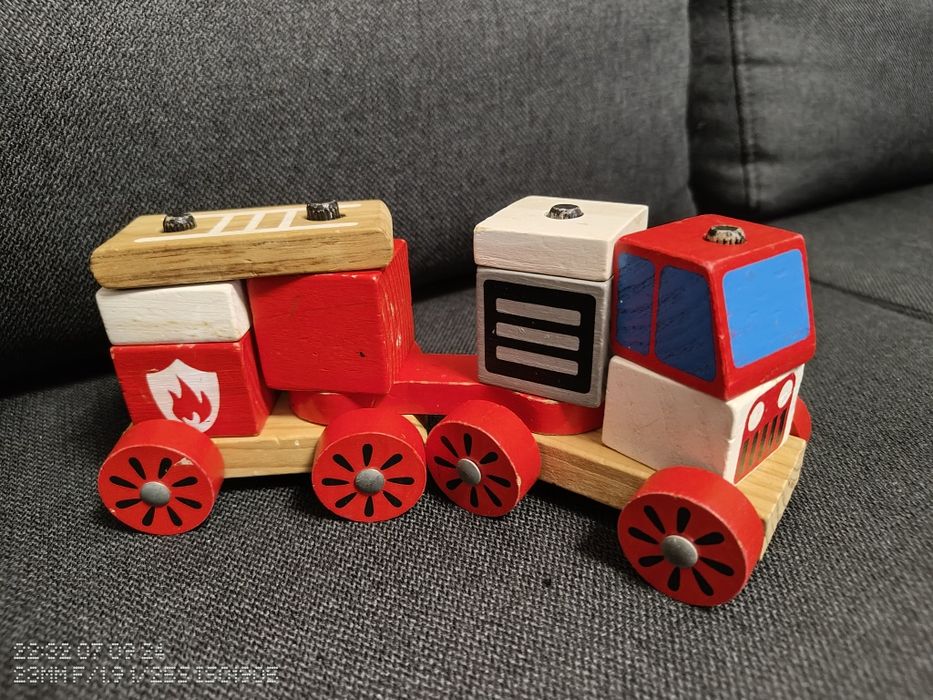 Играчки Фишър Прайс, Goki, пъзели,книги с твърди корици, гризалки,сорт