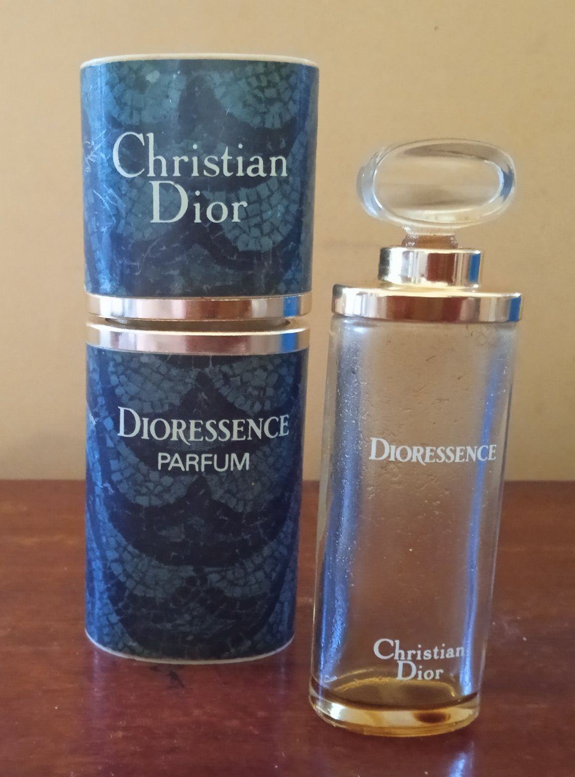 Флаконы от винтажных французских духов Climat и Dior. Цена за 1 шт.