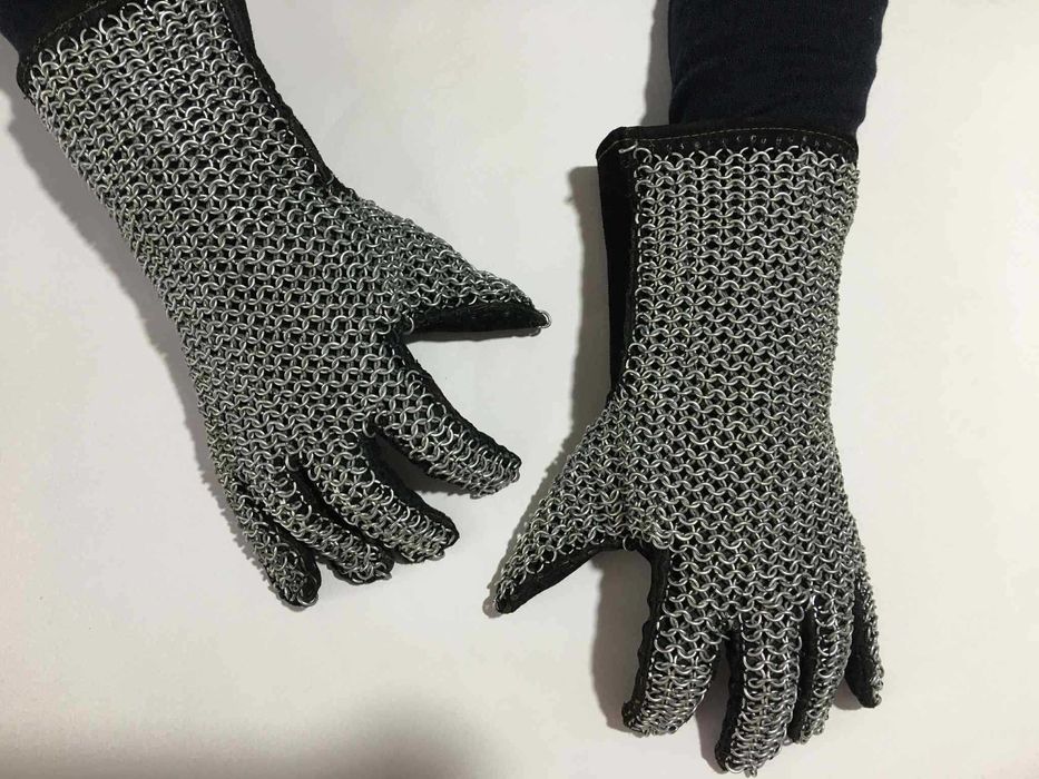 Manusi zale de inspiratie medievala -diferite modele