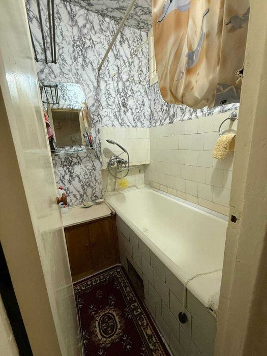 Продается 3х комнатная квартира - ( ОР - Рисовый Базар! )